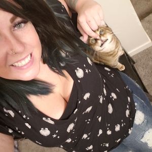 Meet your Posher, Elizabeth